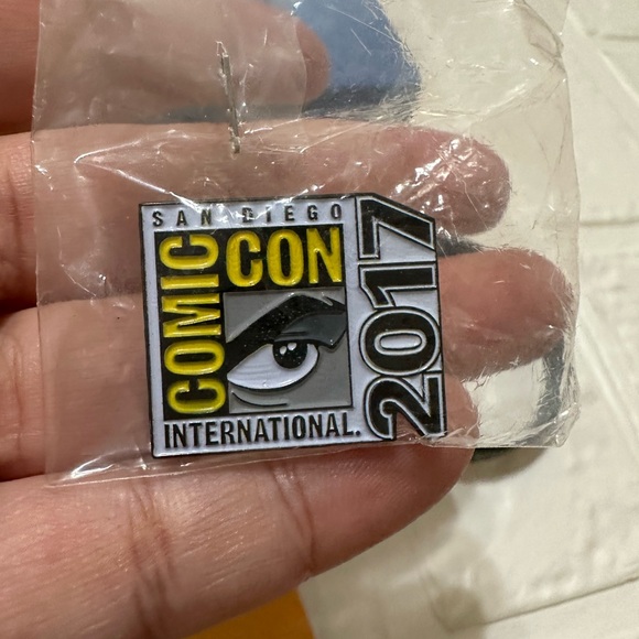 SDCC 2017 Bundle - Picture 2 of 7